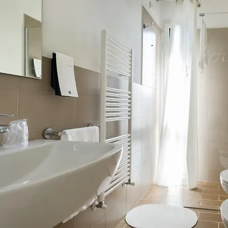 Otel Vele Storiche Pisane 2*